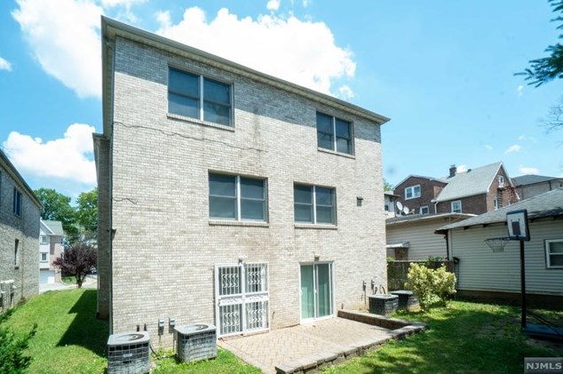 428 Aurora Ave, Cliffside Park, NJ 07010