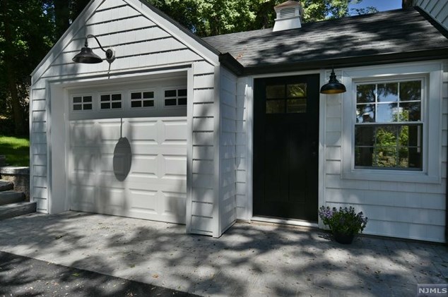 411 Sicomac Ave, Wyckoff NJ  07481-1716 exterior