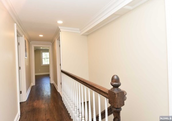 411 Sicomac Ave, Wyckoff NJ  07481-1716 exterior
