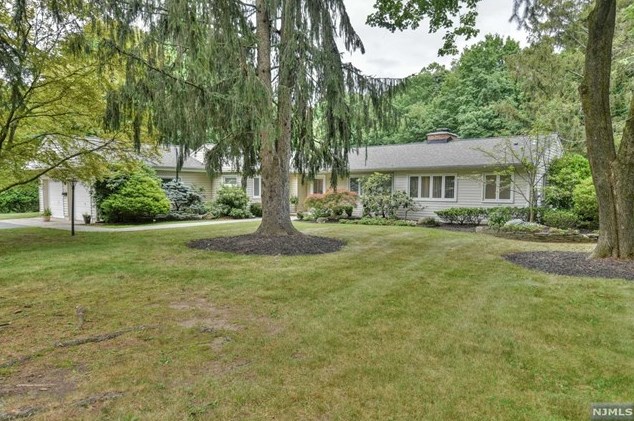 122 Glasgow Terrace, Mahwah, NJ 07430
