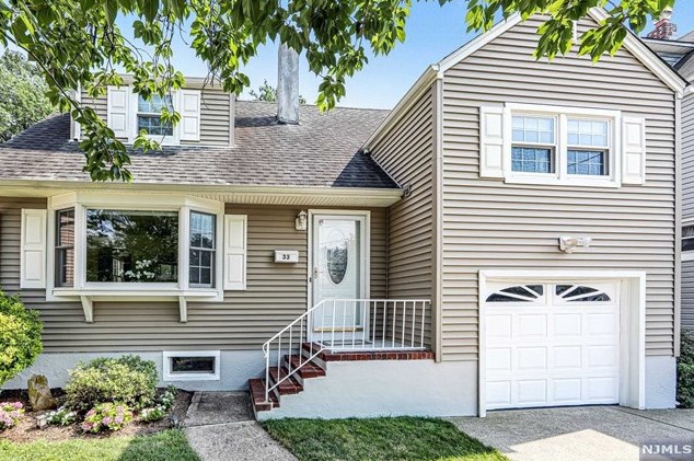 33 Cresskill Ave, Dumont, NJ 07628
