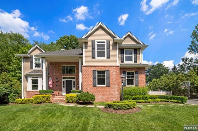 534 Hughes St, Rockleigh, NJ 07647