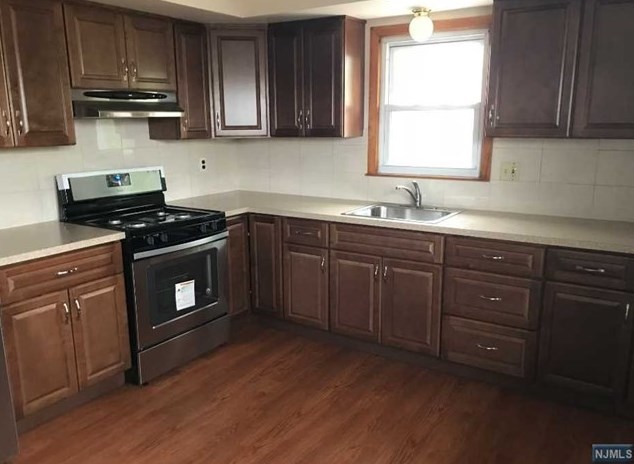 435 N Taylor Ave, South Hackensack, NJ 07606