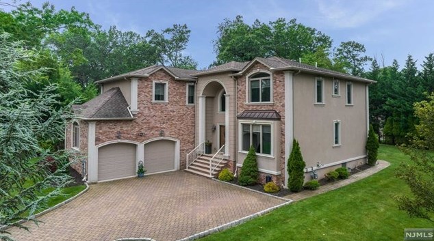 20 Bearbrook Dr, Westwood, NJ 07677-7807