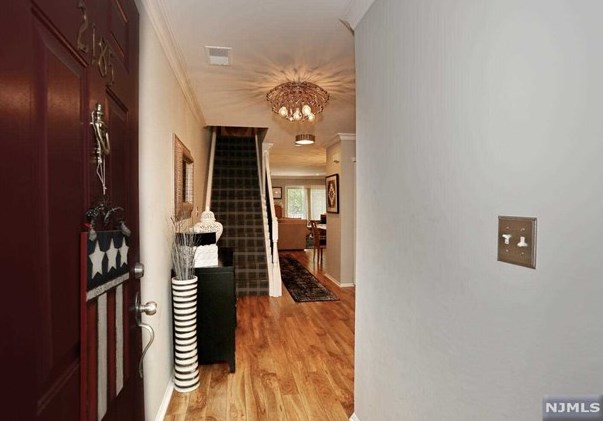 2185 Kent Ct, Mahwah, NJ 07430