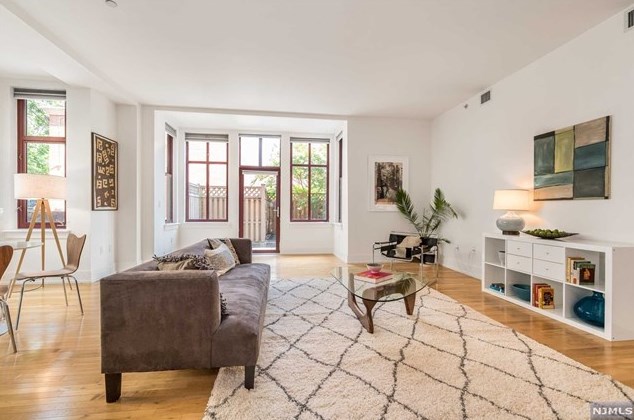 85 Park Ave #110, Glen Ridge, NJ 07028