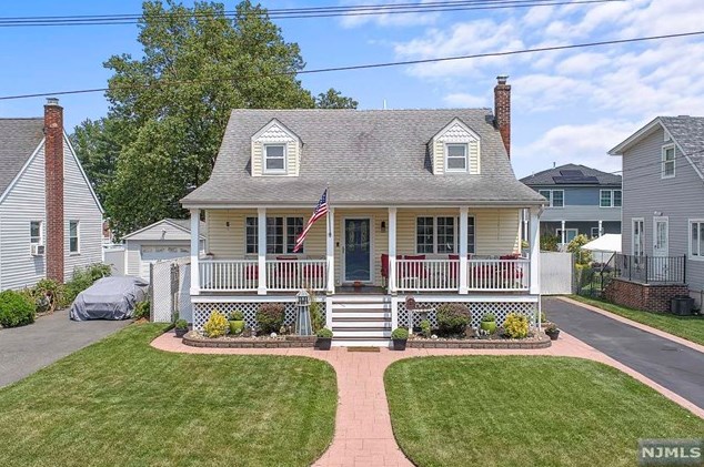 608 Cypress Ave, Saddle Brook, NJ 07663-4430