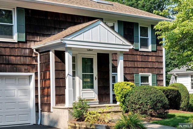 14 Randolph Pl, Ridgewood, NJ 07450