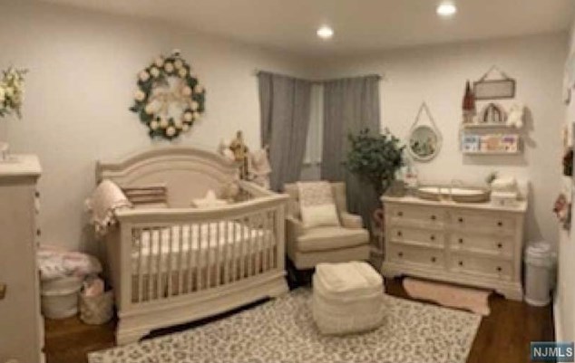 388 President St, Saddle Brook NJ  07663-6320 exterior