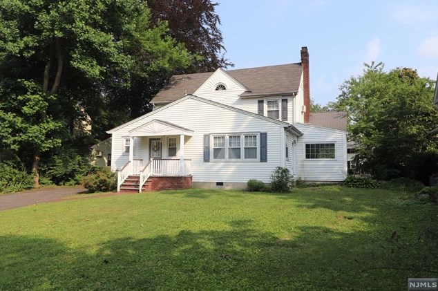 9 Emerson Rd, Ridgewood, NJ 07452
