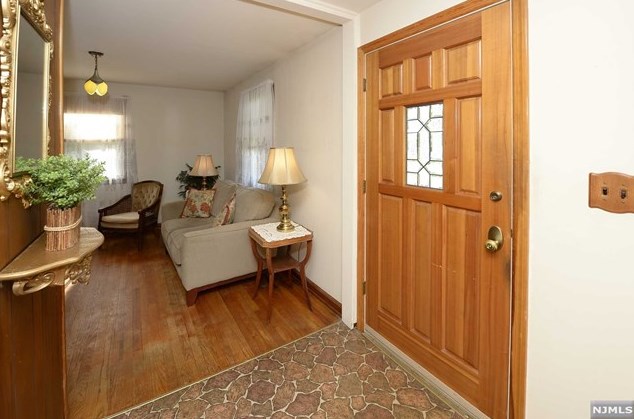 110 Johnson Ave, Mahwah, NJ 07430