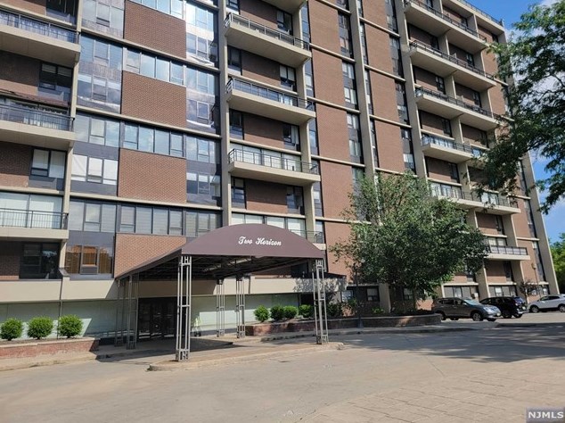 2 Horizon Rd #1403, West Fort Lee, NJ 07024