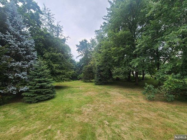 25 Smith St, Waldwick NJ  07463-1612 exterior