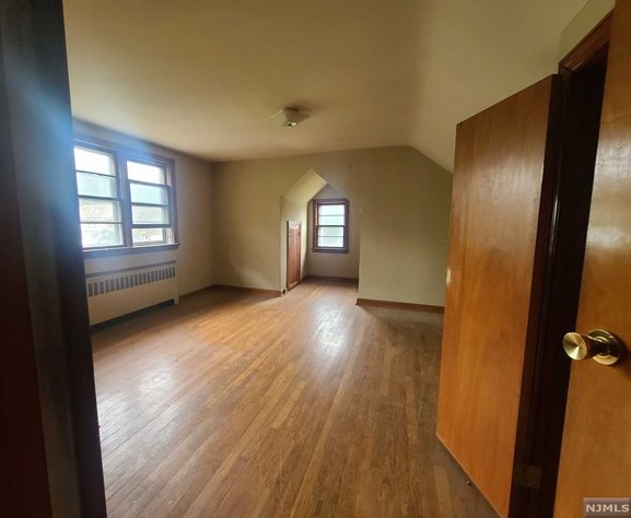 25 Smith St, Waldwick NJ  07463-1612 exterior