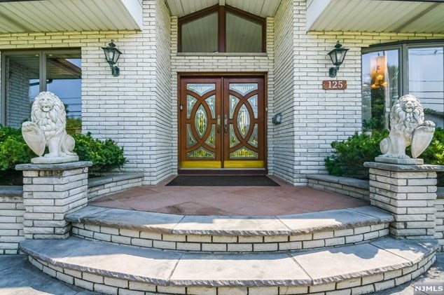 125 Charlotte Pl, Englewood, NJ 07632