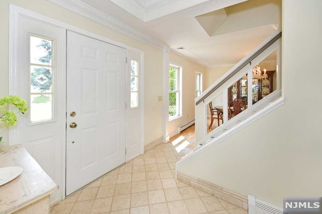 514 Eder Ave, Wyckoff, NJ 07481-1108