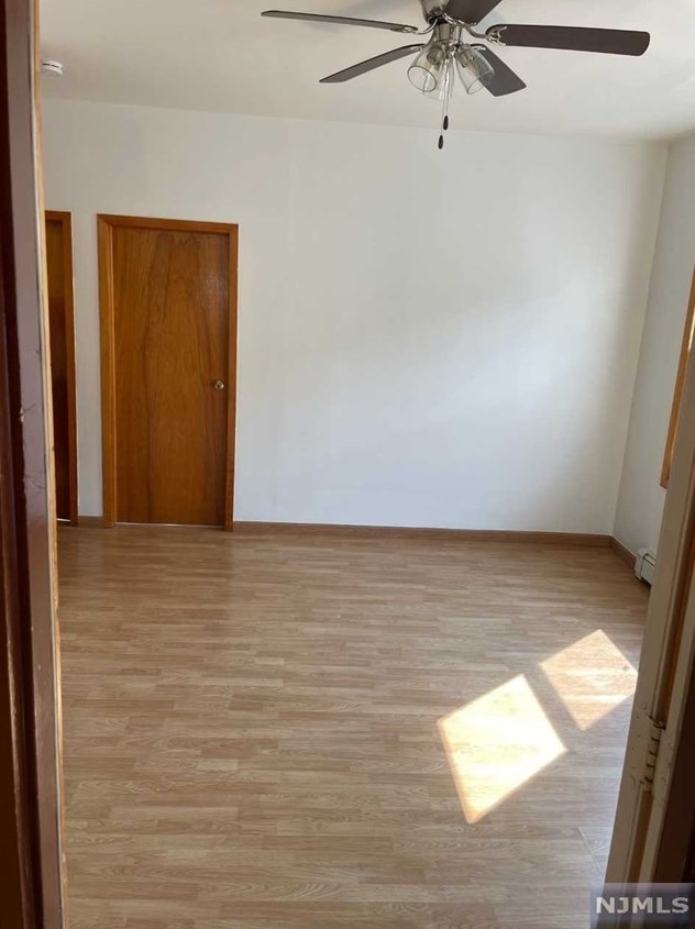 18 Park Row, Wallington, NJ 07057