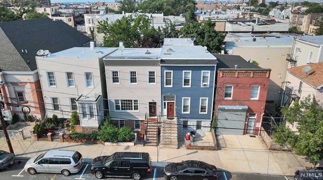 410 19th St, Union City, NJ 07087