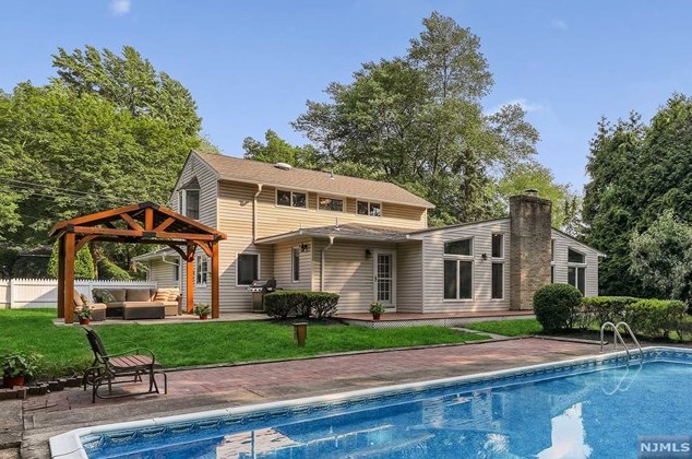 74 Macarthur Ave, Closter, NJ 07624