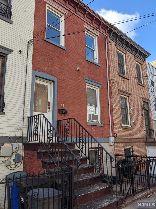 63 Bright St, Jersey City, NJ 07302-4341