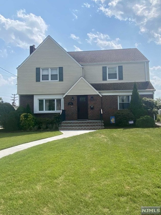 498 Sussex Rd, Wood-Ridge, NJ 07075