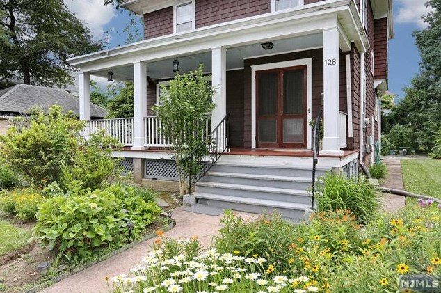 128 John St, Englewood, NJ 07631