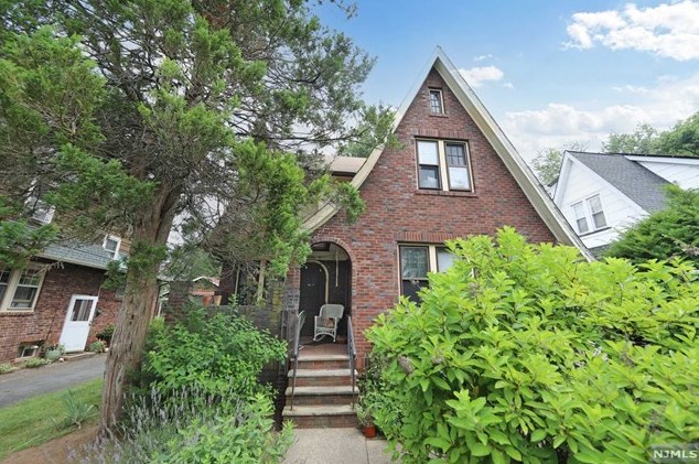341 Van Buren Ave, Teaneck, NJ 07666