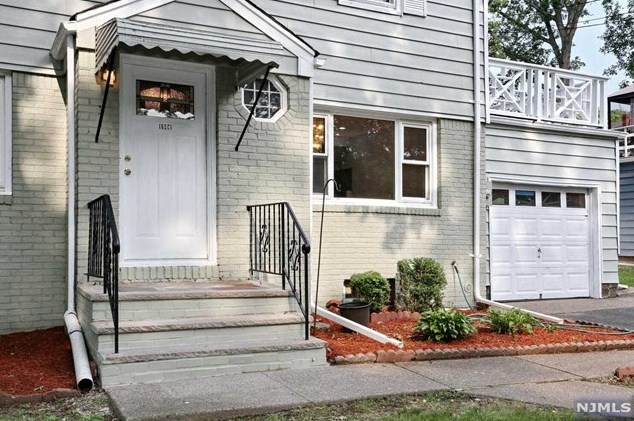 1600 Van Cortland Terrace, Teaneck, NJ 07666