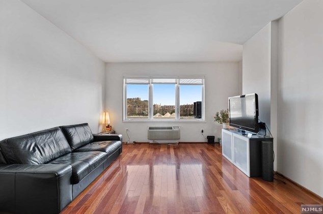 3114 City Pl #3114, Edgewater, NJ 07020
