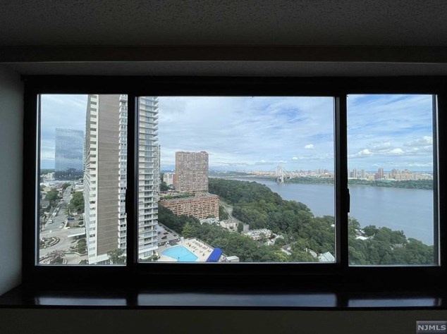 1512 Palisade Ave, West Fort Lee NJ  07024-5308 exterior