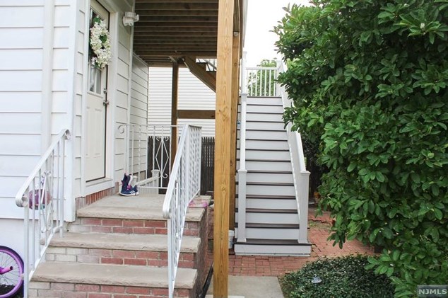 163 Hayward Pl, Wallington, NJ 07057