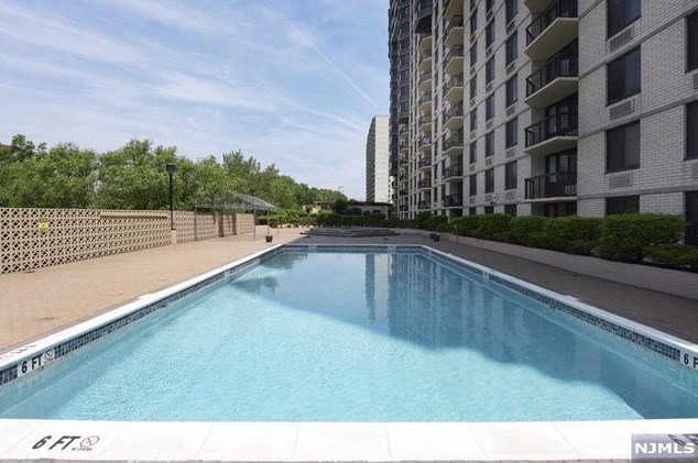 1265 15th St #6d, West Fort Lee, NJ