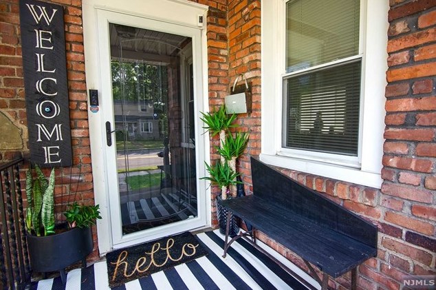 248 Clinton Ave, Bergenfield NJ 07621-3203 exterior