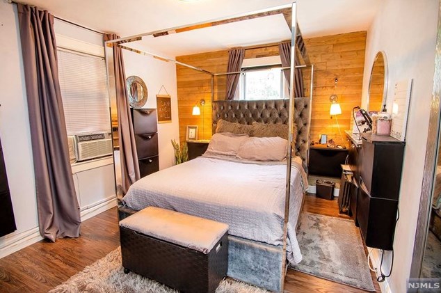 248 Clinton Ave, Bergenfield NJ 07621-3203 exterior