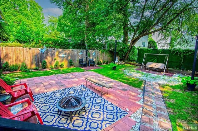 248 Clinton Ave, Bergenfield NJ 07621-3203 exterior