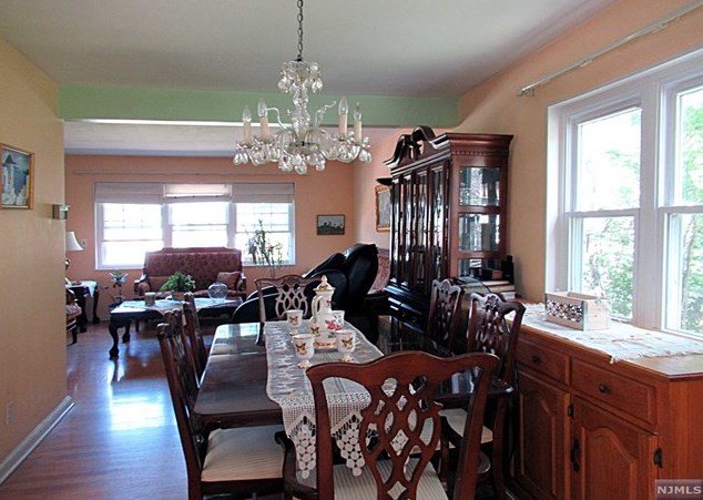 1084 Glen Rd, West Fort Lee, NJ 07024