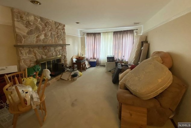 541 New York Ave #apt 2, Lyndhurst, NJ 07071