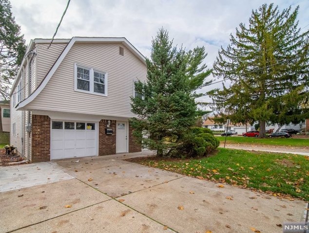 100 Westside Ave #1, Bergenfield, NJ 07621