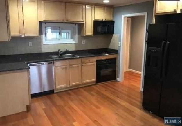 60 Jefferson St, Newark, NJ 07105