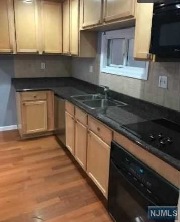 60 Jefferson St, Newark NJ  07105-2224 exterior