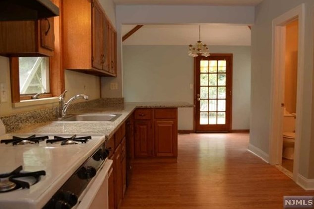 68 Washington Ave, Rutherford NJ  07070-1257 exterior