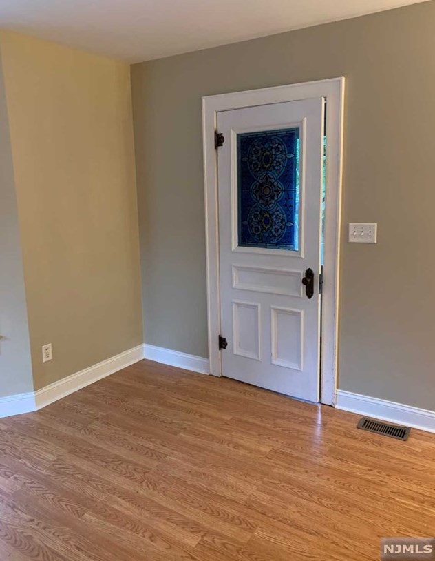 68 Washington Ave, Rutherford, NJ 07070
