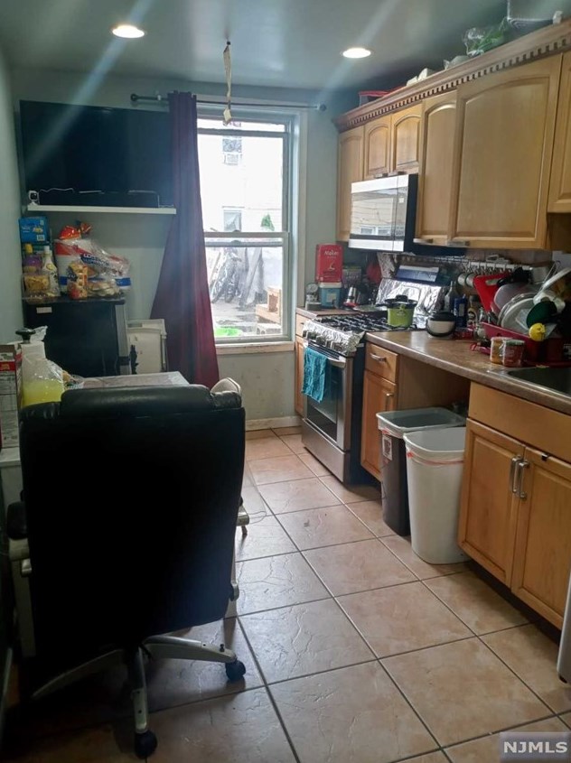 1216 27th St #1, North Bergen, NJ 07047