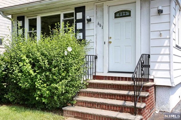661 Martense Ave, Teaneck, NJ 07666