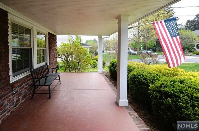 212 Elmwood Ave, Ho Ho Kus, NJ 07423