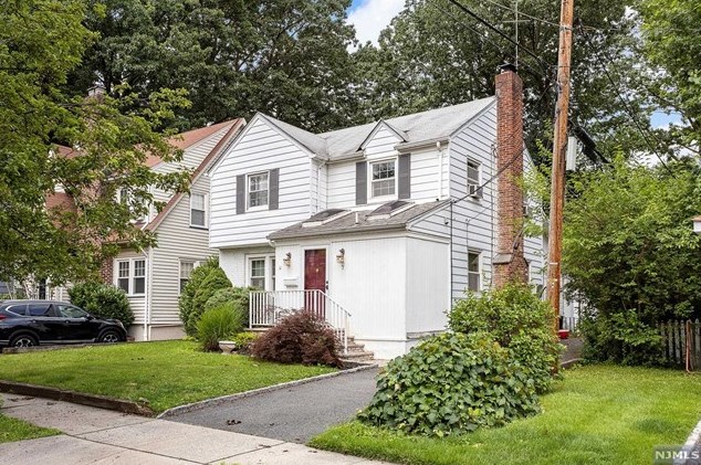 7 Lorraine St, Glen Ridge, NJ 07028
