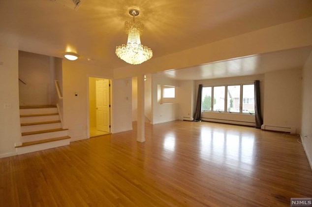 257 Warren Ave, West Fort Lee, NJ 07024