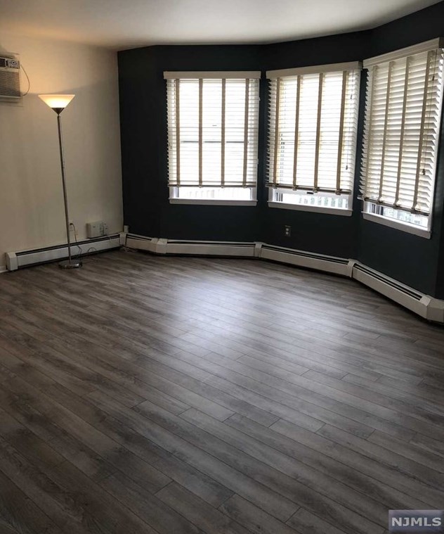 382 Undercliff Ave #3, Edgewater, NJ 07020