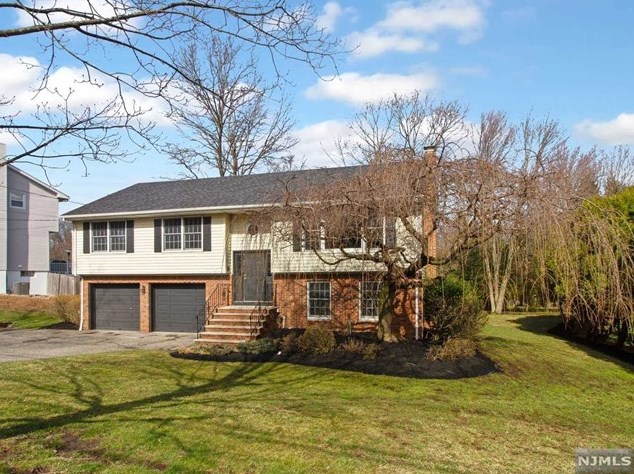 750 Rivervale Rd, Westwood, NJ 07675