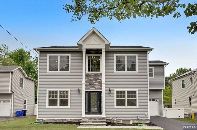 218 Woodland Rd, N Milford, NJ 07646